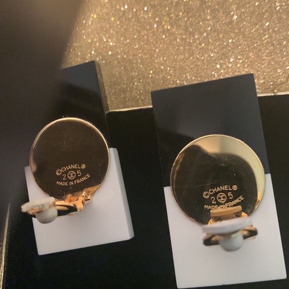 NWOT 🎉HP🎉 Vintage CHANEL Domino Quad Earrings  extremely RARE /Authentic - Picture 7 of 7